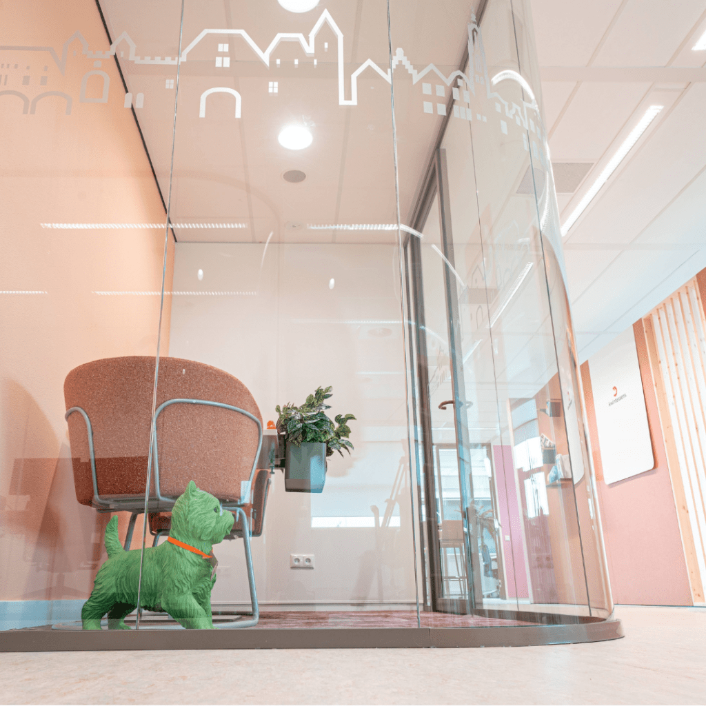 glaswand rond systeemwand